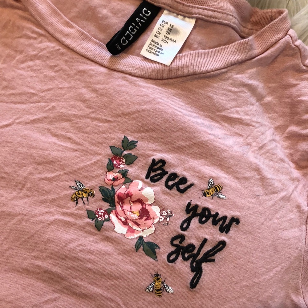 H & M divided t-shirt “bee yourself”